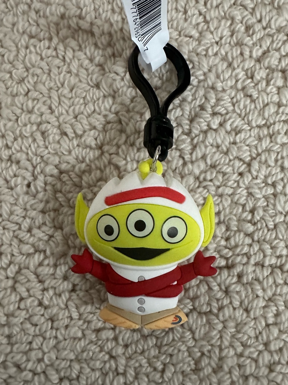 Toy Story Alien Remix “Alien In Forky” Bag Clip!
